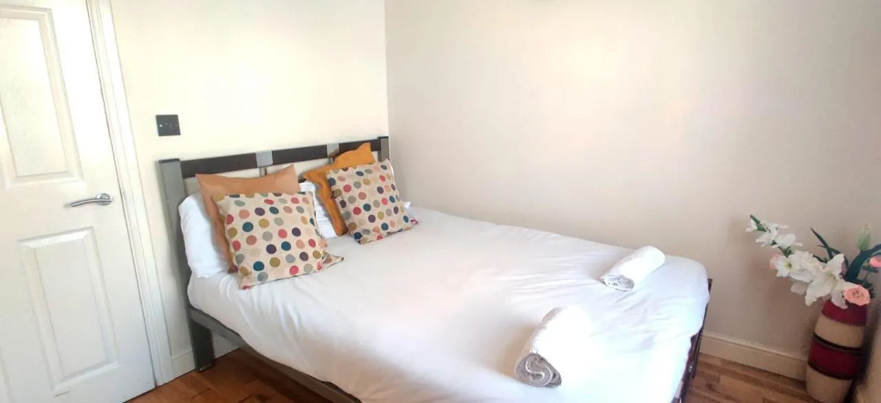Studio Flat Near Liverpool St & Shoreditch London.