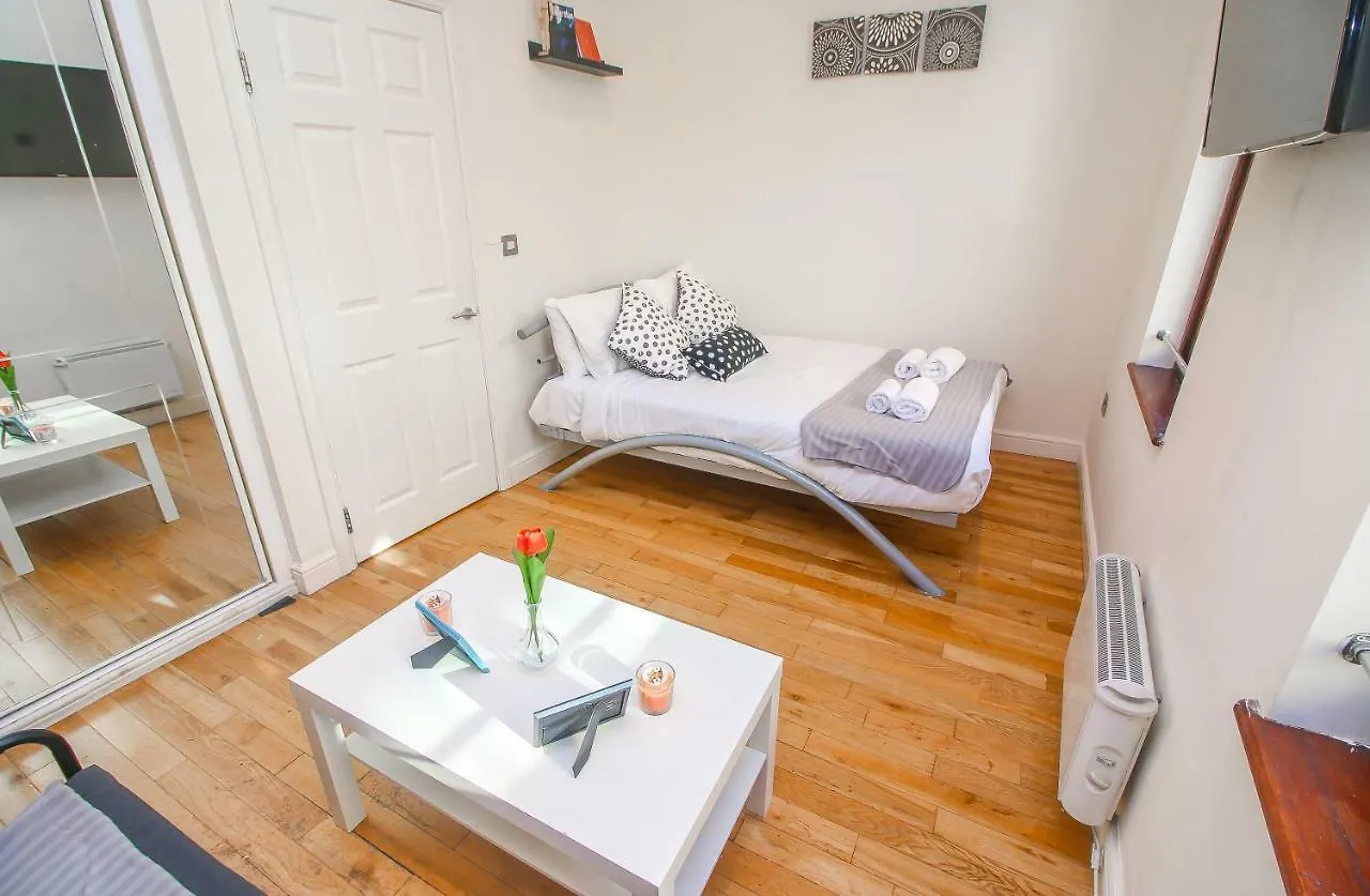 アパート Studio Flat Near Liverpool St & Shoreditch London. イギリス