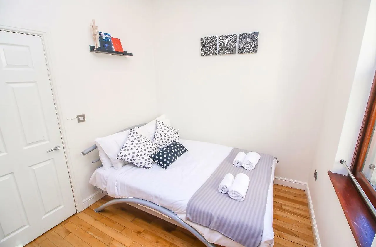 Studio Flat Near Liverpool St & Shoreditch London. 0*, ロンドン イギリス